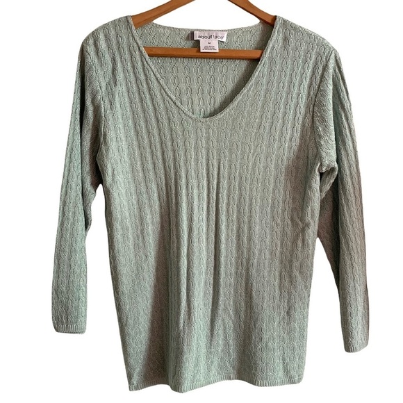 About Face Light Green Sweater Blouse Size Medium - Picture 1 of 15
